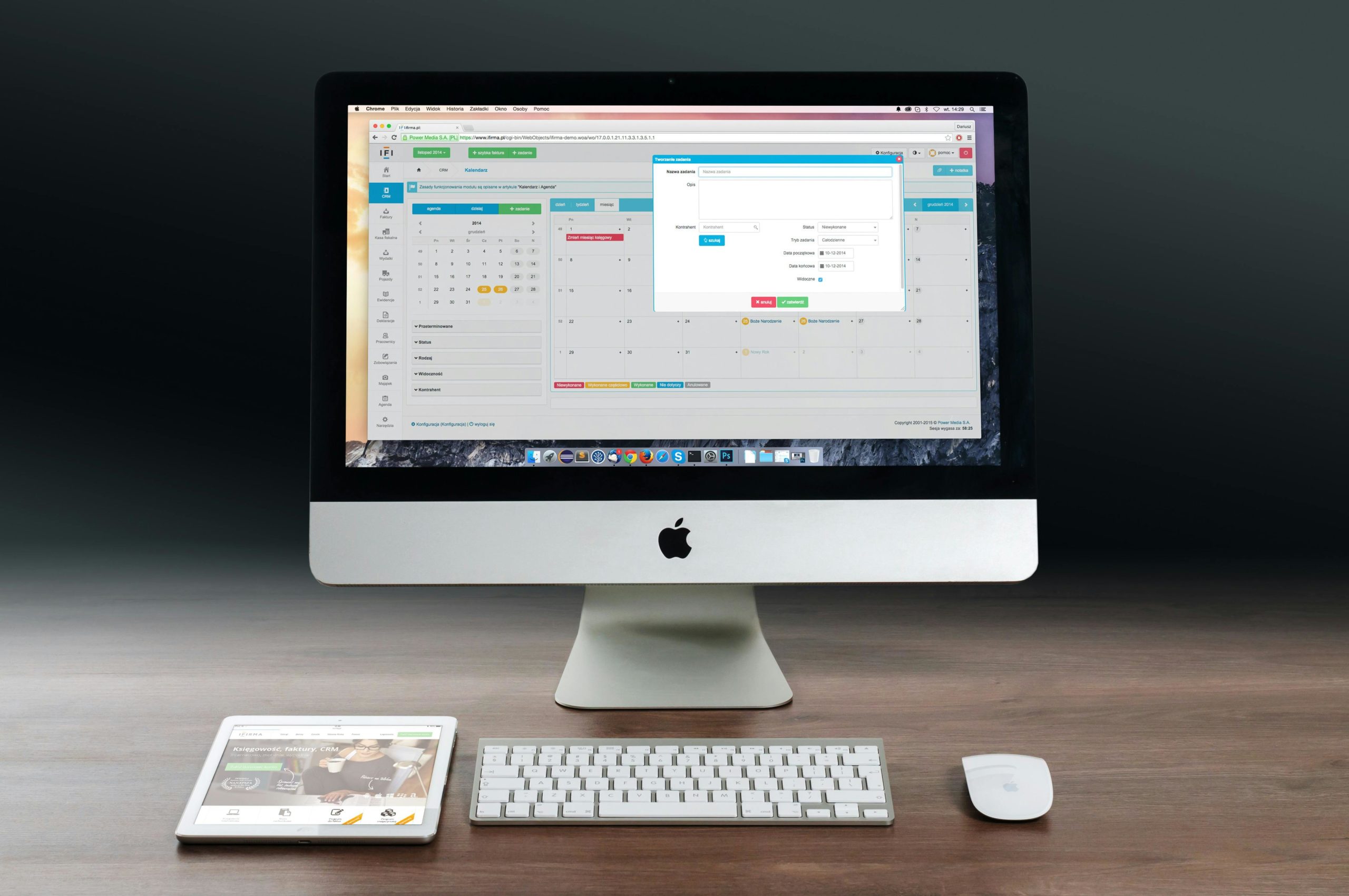 Apple computer showing calendar